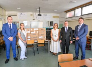 Халкбанк обезбеди 20 компјутери за гимназијата „Јосип Броз Тито“ од Скопје